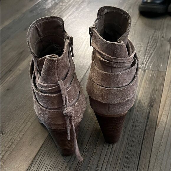 Sole Society Suede Ankle Booties in Taupe - Picture 4 of 5